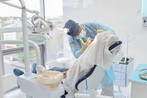 Best Emergency Tooth Extraction in Gibsonton, FL